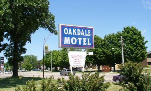 Oakdale Motel オワトナ エクステリア 写真